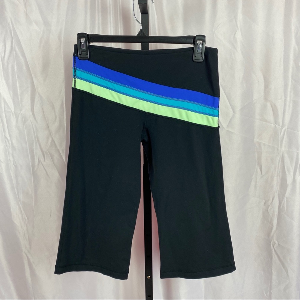Lululemon Retro Rainbow Crop Style Yoga Pants size 6